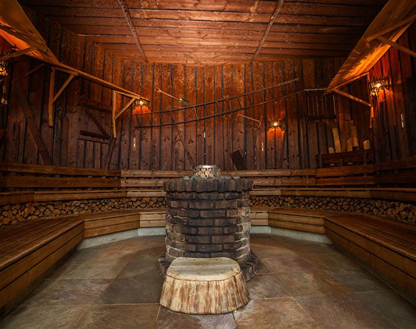 Innenansicht der Sauna Holzstadl in der Therme Euskirchen