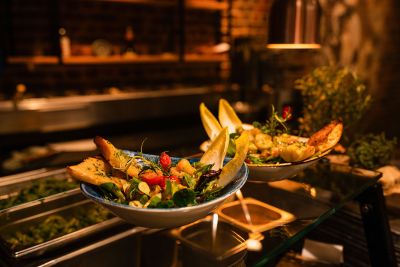 Zwei Essen im Restaurant Gavi